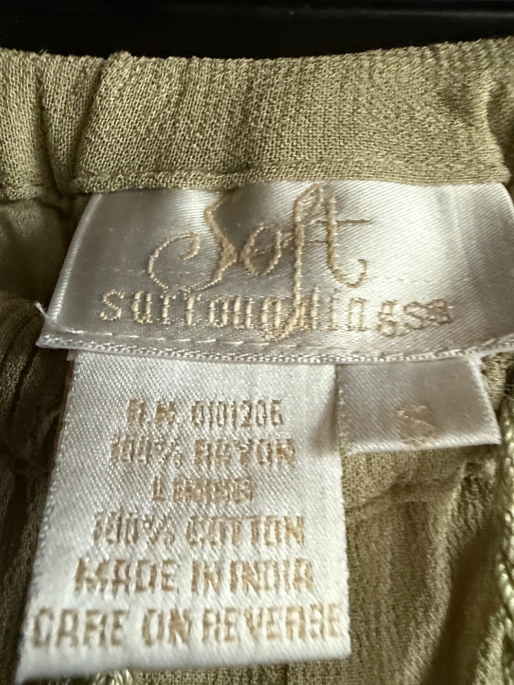 Soft Surroundings Sequin Embroidered pants in size small.